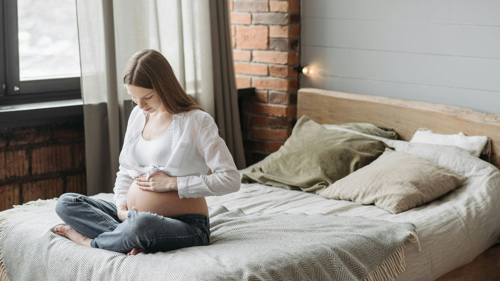 How Should We Sleep During Pregnancy?