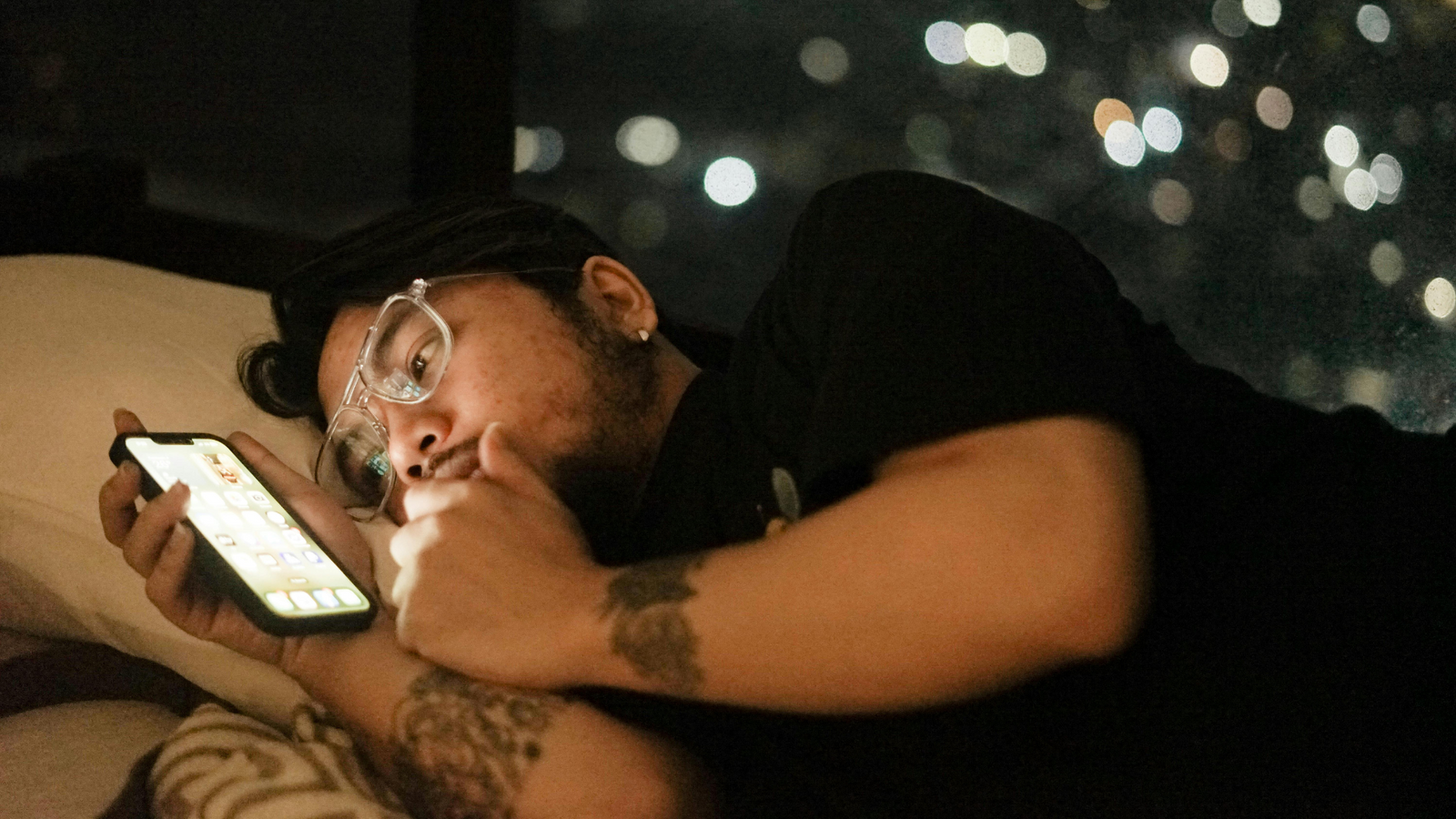 Scrolling Before Bed Ruins Your Sleep and Your Mental Health?