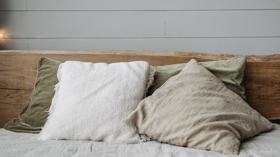 How to Choose a Pillow: Find the Perfect Type of Pillow for You
