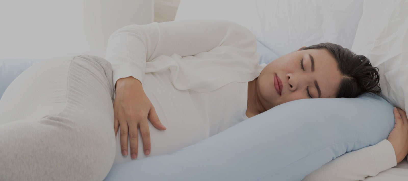 How to Pick the Best Pregnancy Pillow for Expecting Mothers